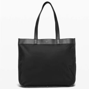 Like New: Lululemon Now & Always Tote - Large 25L